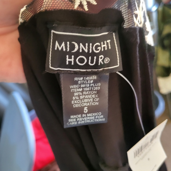 Black dress from Hot Topic, plus size 5 - Picture 3 of 7